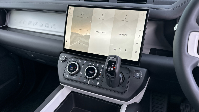 Land Rover Defender 3.0 D350 X-Dynamic SE 110 5dr Auto Diesel Estate